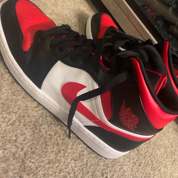 Nike Air Jordan 1 Mid Chicago White Red Men's Women's Sneakers NEW Shoes - Picture 5 of 6